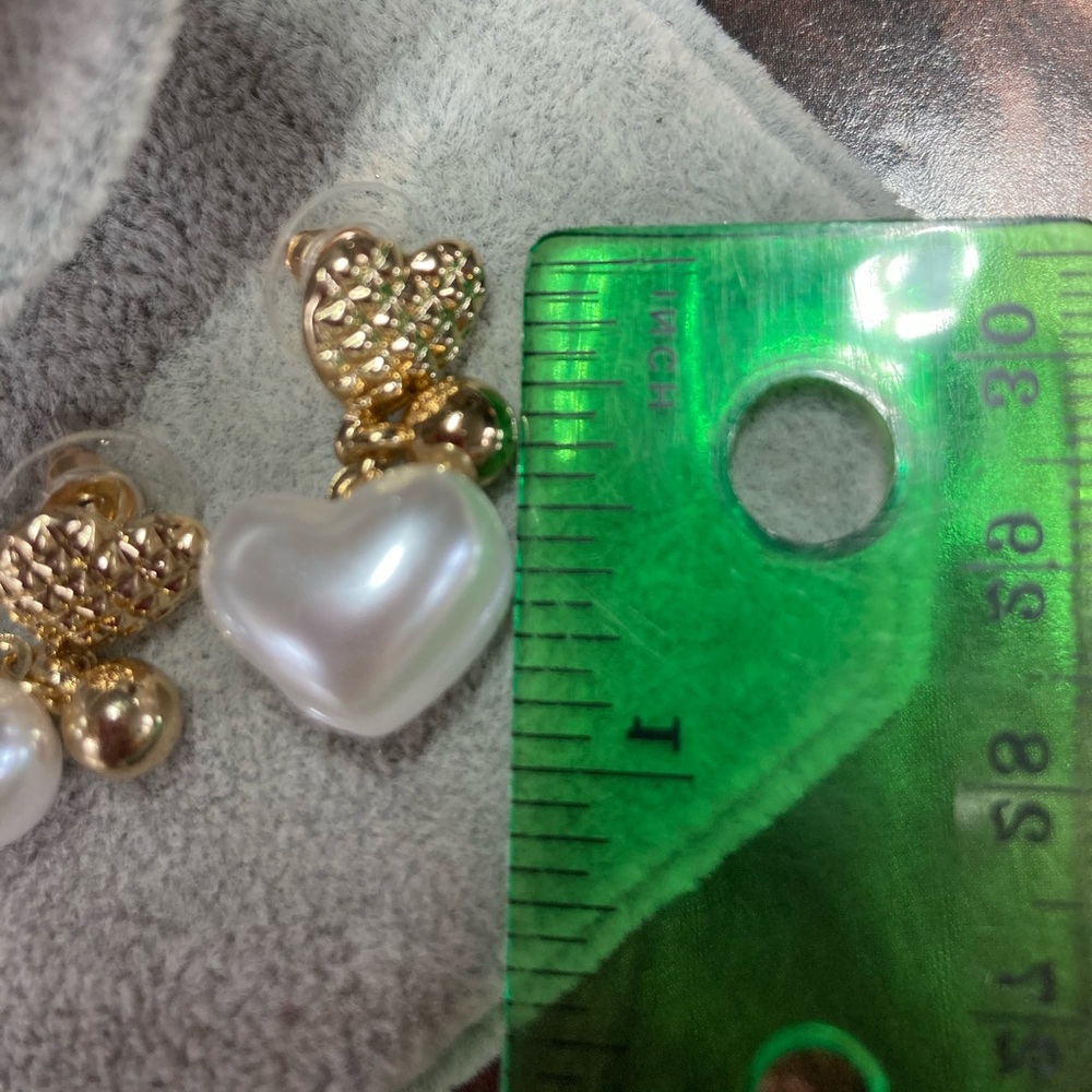 Pearl Heart Drop Earrings - Picture 4 of 6